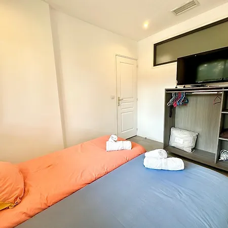 Le Gallia 2 Bedroom Refait A Neuf Center Of Apartamento